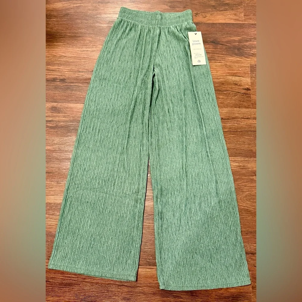 Elegant Sage Wide-Leg Jumpsuit - Picture 3 of 4